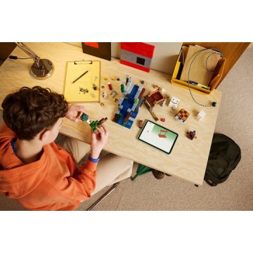 LEGO Minecraft Ghast Station για 9+ Ετών 754τμχ