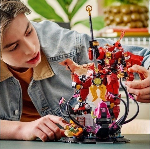 Lego Ninjago The Fire Knight Mech για 14+ Ετών 996τμχ