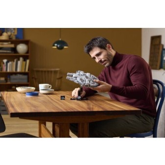 Lego Disney Millennium Falcon για 18+ Ετών 921τμχ