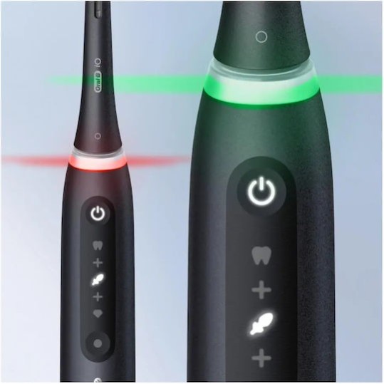 Oral-B iO Series 5 Ηλεκτρική Οδοντόβουρτσα με Αισθητήρα Πίεσης και Θήκη Ταξιδίου Matt Black