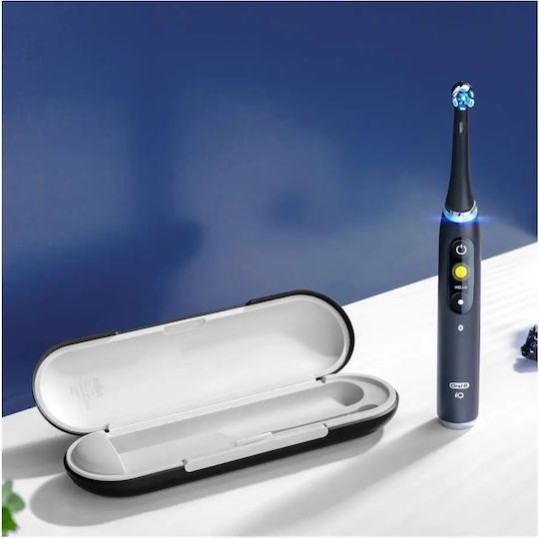 Oral-B iO Series 9N Ηλεκτρική Οδοντόβουρτσα με Αισθητήρα Πίεσης και Θήκη Ταξιδίου Μαύρη