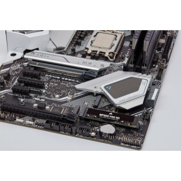 Corsair MP600 Pro NH SSD 4TB M.2 NVMe PCI Express 4.0