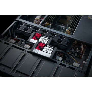 Kingston DC600M SSD 7.7TB τύπου 2.5'' με σύνδεση SATA III SEDC600M/7680G