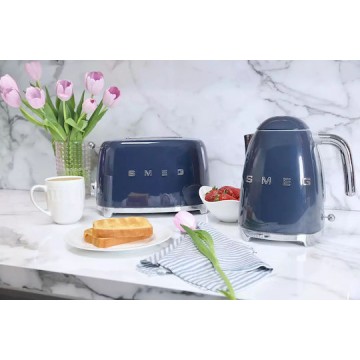 Smeg Βραστήρας 1.7lt 2400W Καφέ