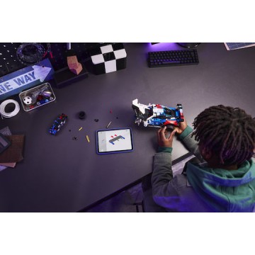 LEGO Technic BMW M4 GT3 EVO Race Car για 11+ Ετών 747τμχ